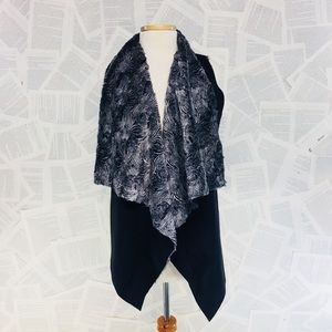 Dolce Cabo Faux Fur Vest Black and Grey Size Small